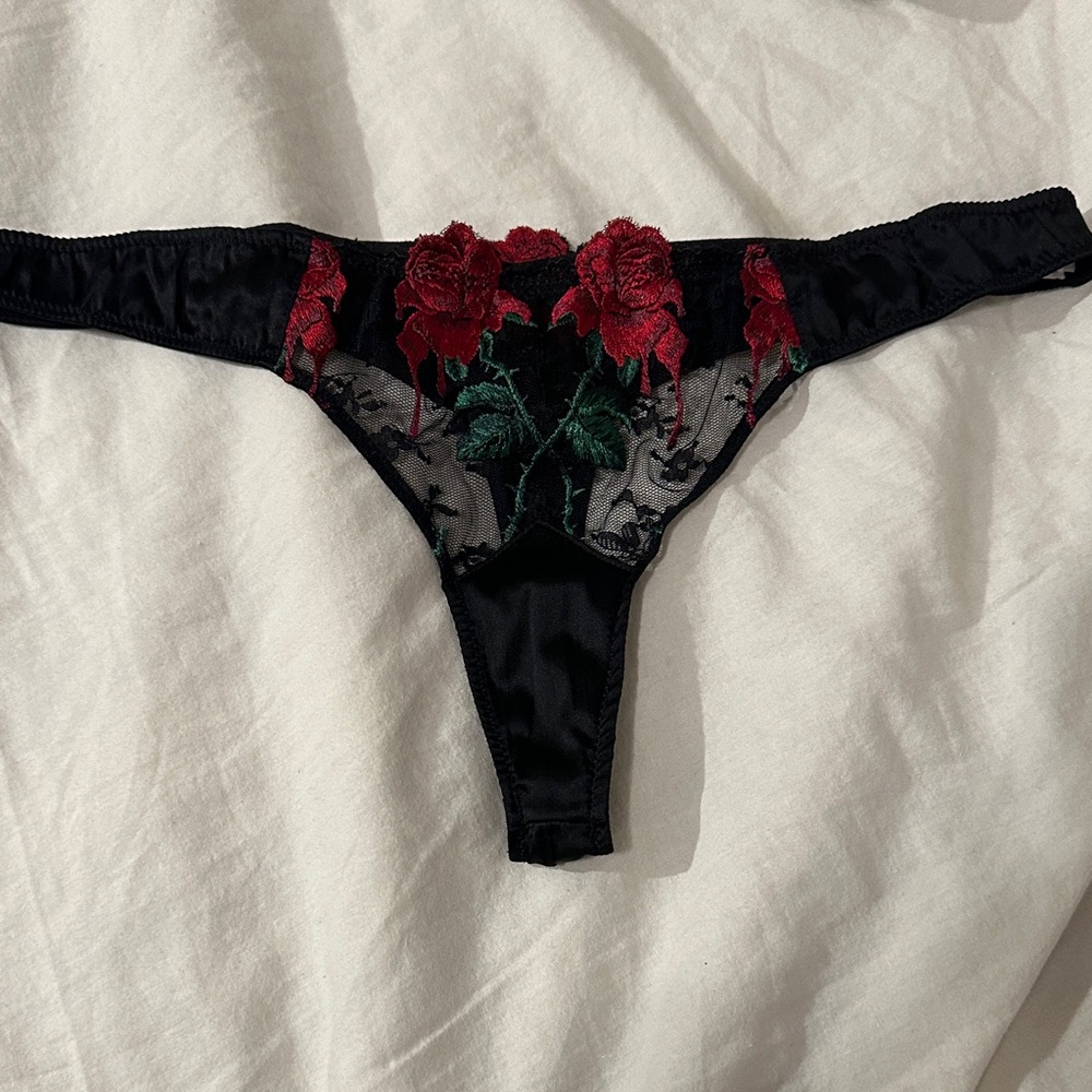 Fleur Du Mal Vampire Rose Embroidery Thong